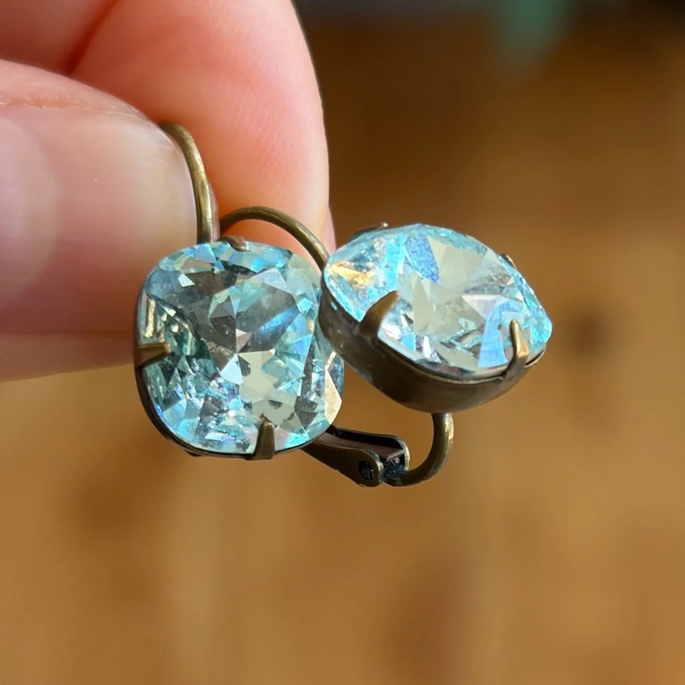 Liz Palacios Vintage-Inspired Blue and Gold Drop Earrings - Picture 5 of 7